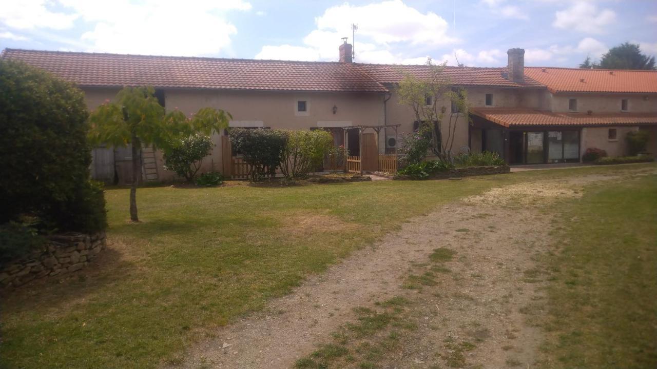 Gite Au Chant Des Vents Thurageau Dış mekan fotoğraf